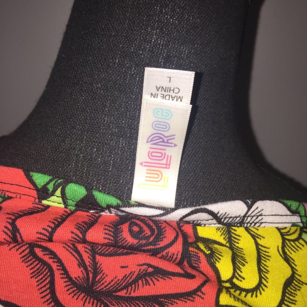 Lularoe Perfect T🦄 HTF Roses - Picture 2 of 4